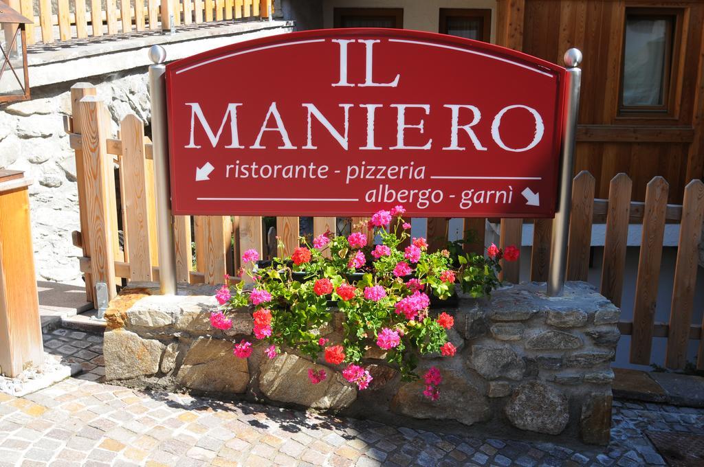Hotel Il Maniero Ossana Esterno foto