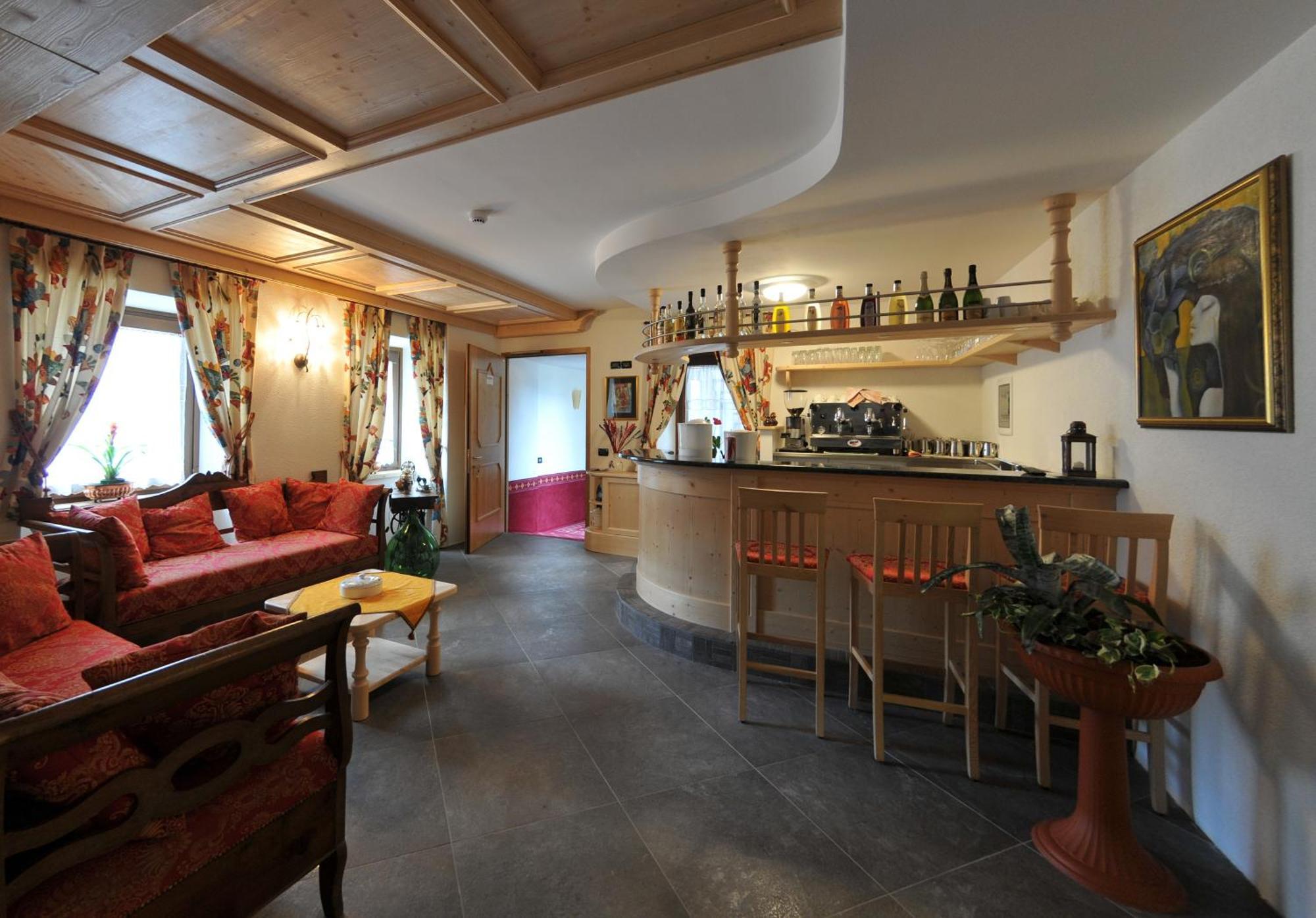 Hotel Il Maniero Ossana Esterno foto