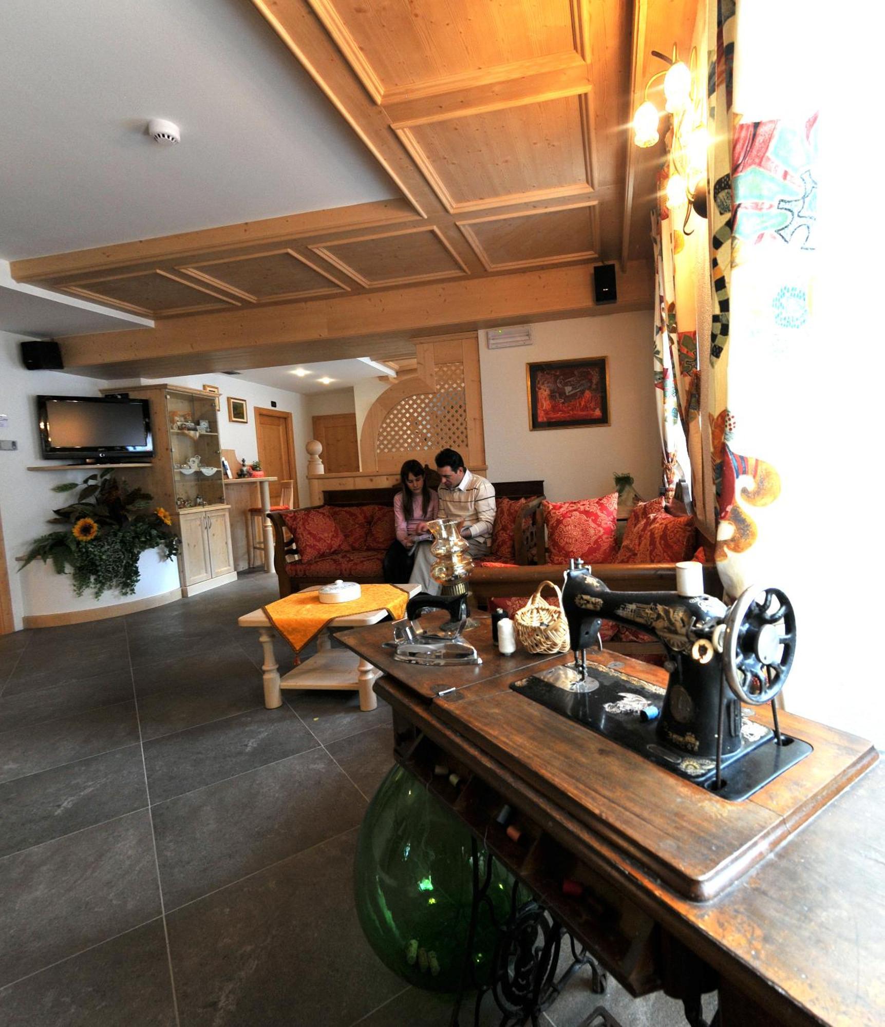 Hotel Il Maniero Ossana Esterno foto