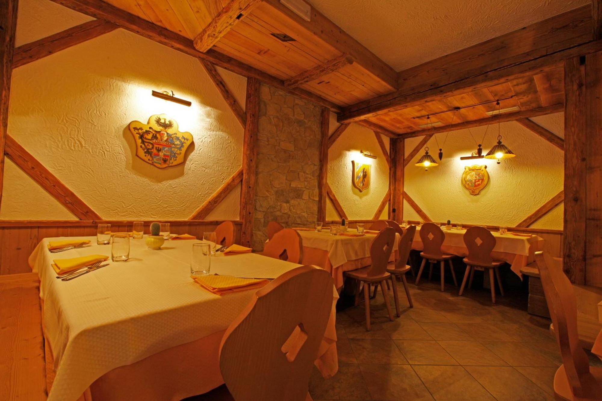 Hotel Il Maniero Ossana Esterno foto