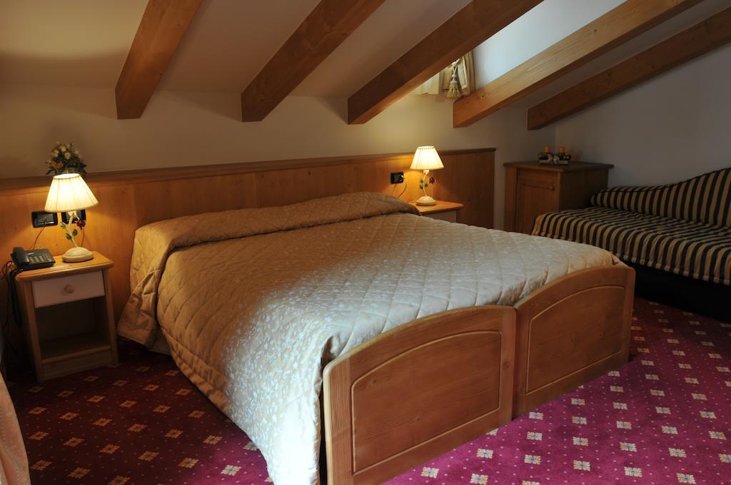Hotel Il Maniero Ossana Esterno foto